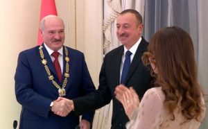 Лукашенко отправил в Азербайджан новую партию ракет для РСЗО «Полонез»