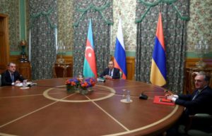 Лавров: Азербайджан и Армения договорились о прекращении огня в Карабахе для обмена военнопленными и телами погибших