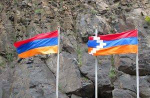 Москва и Баку почти параллельно заявили о возможности введения миротворцев в Карабах