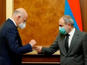 Премьер-министр Армении принял министра иностранных дел Греции