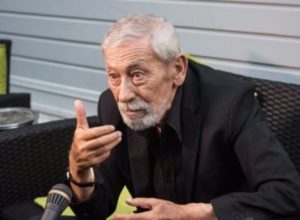 Вахтанг Кикабидзе возглавил список партии Саакашвили на выборах
