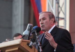 Первый президент Армении провел встречу с бывшими президентами Арцаха