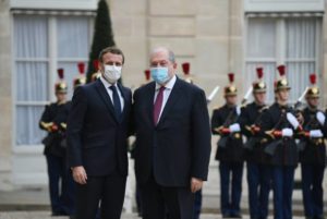 Армен Саркисян и Макрон подчеркнули необходимость реализации договоренностей о прекращении огня