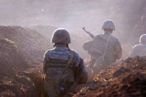 В течение дня азербайджанской армии не удалось прорвать фронт: бои продолжаются