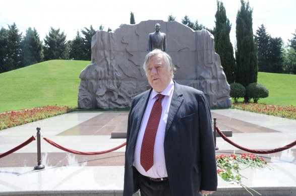 Почему шовинист Проханов чествует убийц русских и армян
