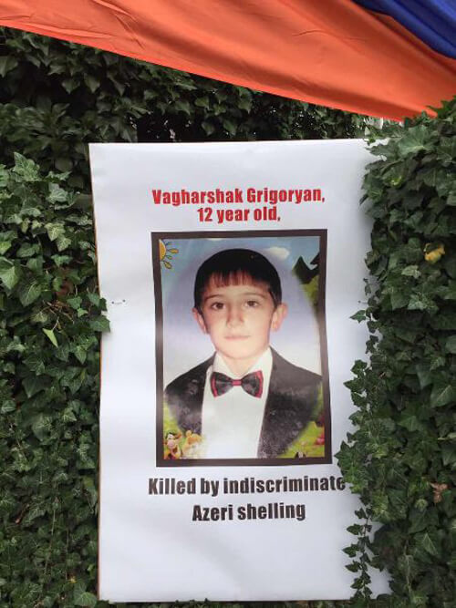 Армяне провалили акцию протеста азербайджанцев в Праге