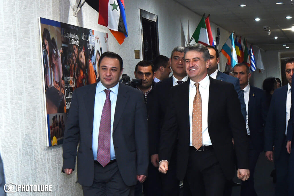 Карен Карапетян пожертвовал Фонду «Армения» свою зарплату за один год