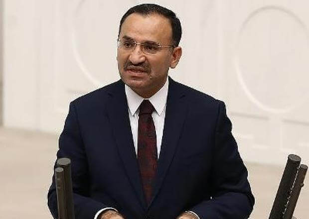 Вице-премьер Турции: страна больше не может терпеть вооружение США курдов в Сирии