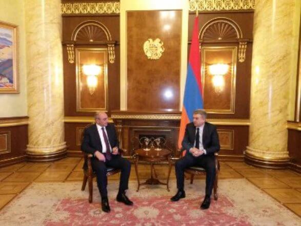 Бако Саакян провел встречу с Кареном Карапетяном