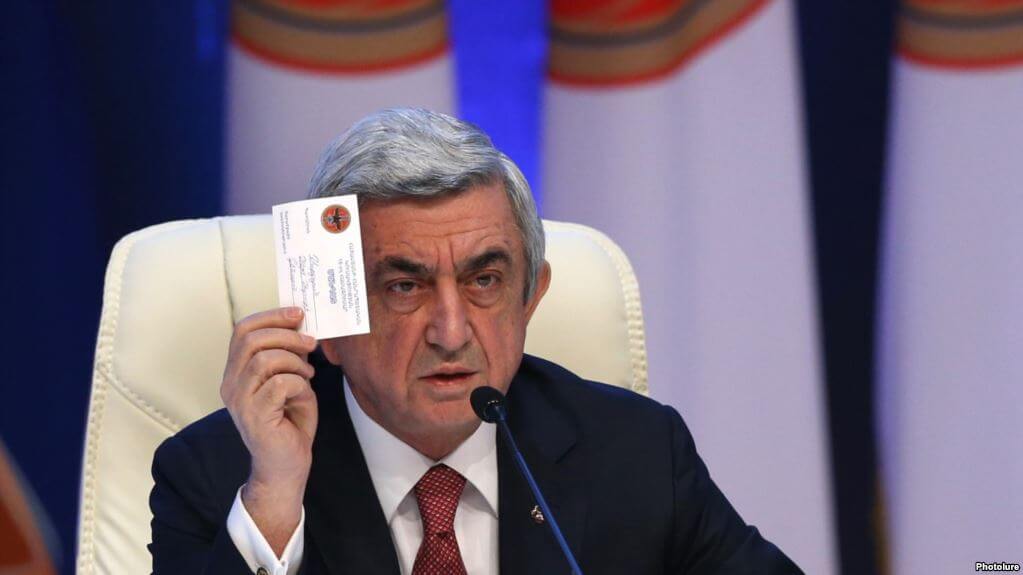 Сержа Саргсяна обвинили в госизмене