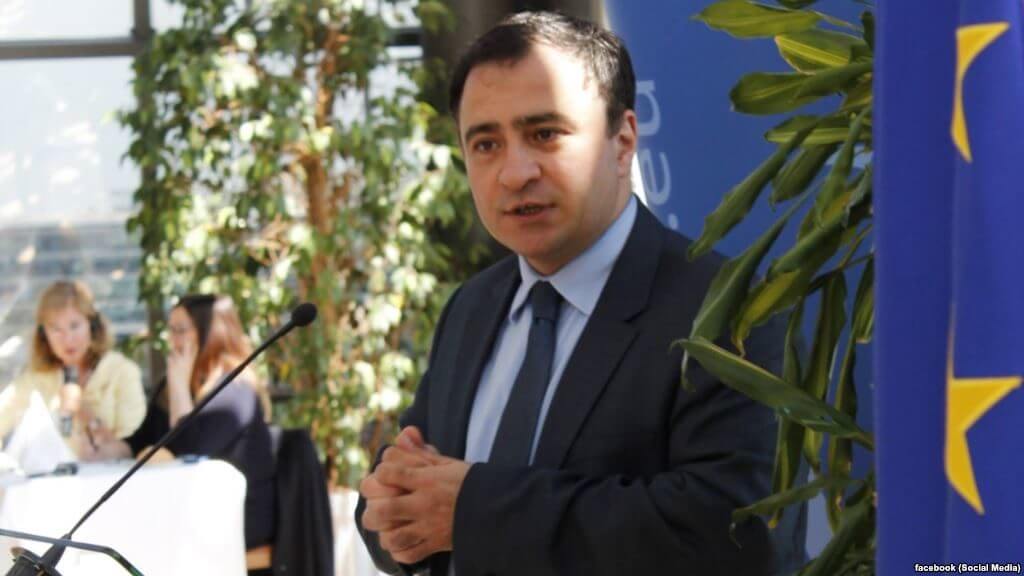 Новости сумасшедшего дома или Азербайджанские народные сказки «Göydən üç alma düşdü»!