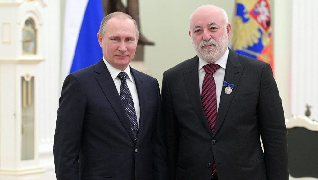 Швейцарские банки заблокировали 1 млрд франков на счетах российского олигарха