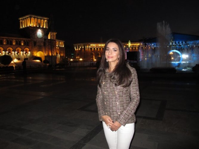 Азербайджанцы возмущены возможным приездом певицы Зары в Баку: У нее армянская фамилия