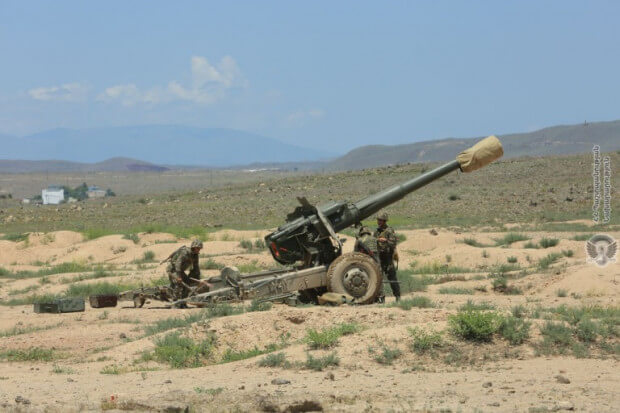 В Армении прошли учения артиллерии