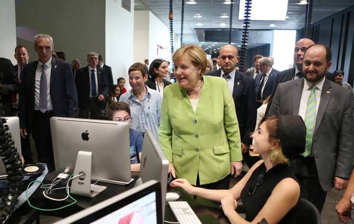 Ангела Меркель посетила центр «Тумо»