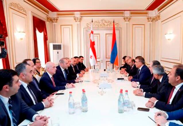 Спикер парламента Армении и премьер-министр Грузии обсудили роль парламентской дипломатии