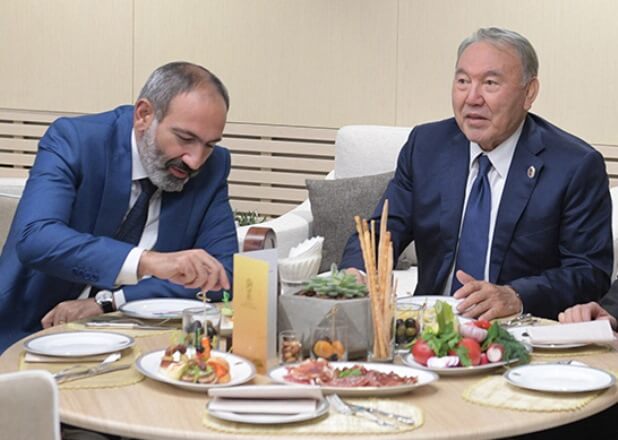 В Душанбе проходит встреча Никола Пашиняна и Нурсултана Назарбаева