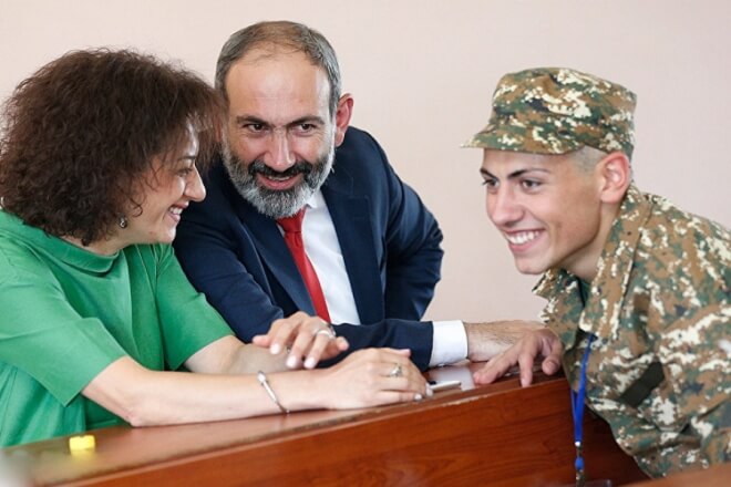 Никол Пашинян вынудил азербайджанских чиновников отправить сыновей в армию