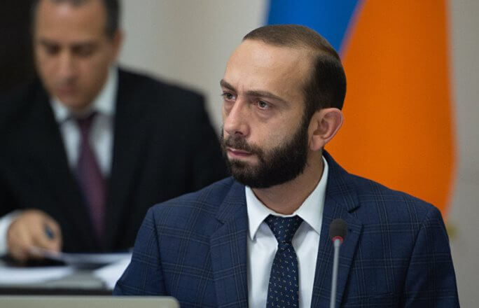 Мирзоян: число министерств может быть сокращено почти вдвое