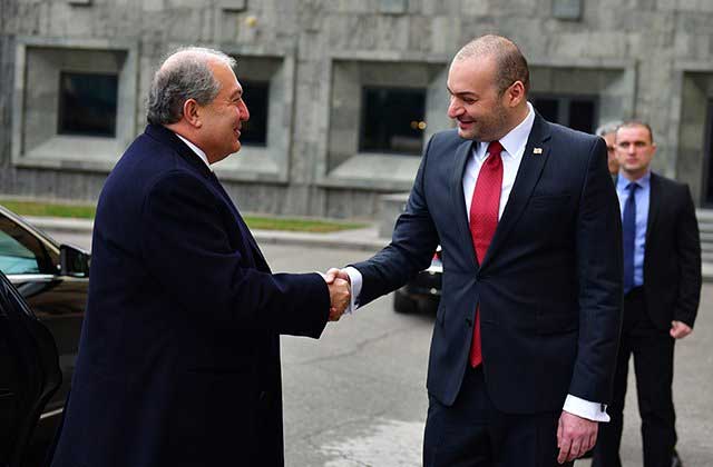 Президент Армении провел в Тбилиси беседу тет-а-тет с премьер-министром Грузии