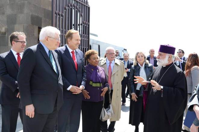Католикос Всех Армян принял делегацию Конгресса США