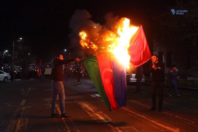 В Степанакерте прошло шествие в память жертв Геноцида армян