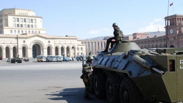 Би-би-си: Расстрелом демонстрантов в Ереване командовал Самвел Карапетян (Огановский)