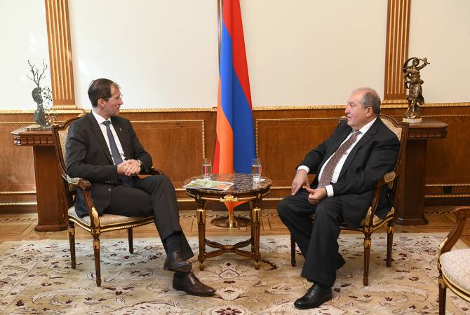 Президент Армении принял основателя немецкой компании "Шнайдер Груп"