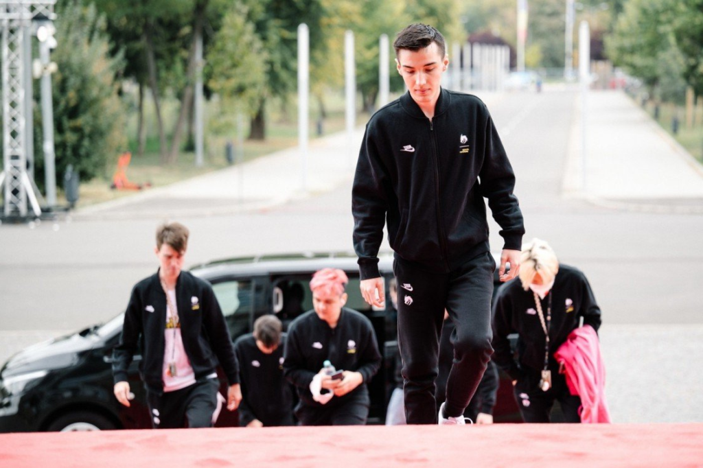 Представители Valve извинились за отмену мейджора по Dota 2