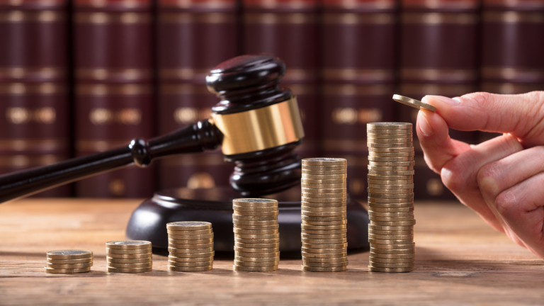 Преимущества работы с адвокатом