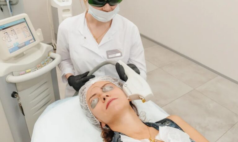 Преображение кожи с фотоомоложением в современной клинике