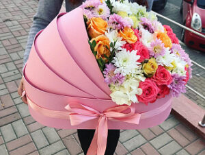 Какие цветы подарить на выписку из роддома ?