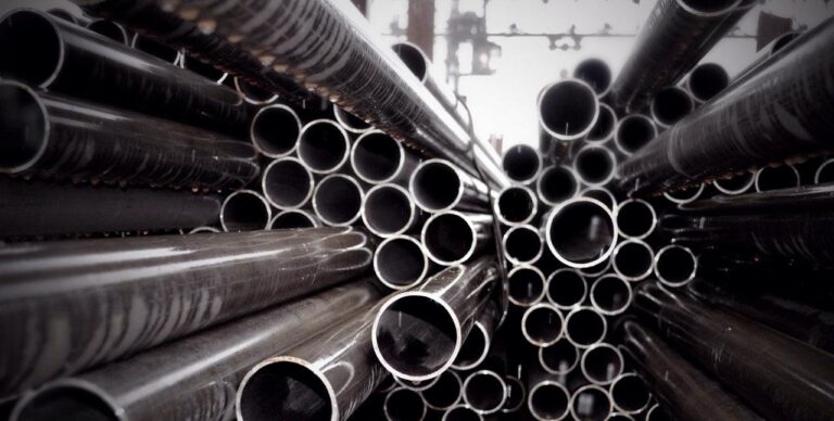 Где применяются трубы из нержавеющей стали