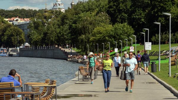 Коммунальная техника начала аэрацию на московских дорогах из-за жары