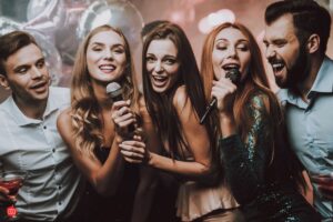 Вот почему караоке — это весело