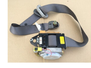 Для чего пиропатрон в ремне безопасности