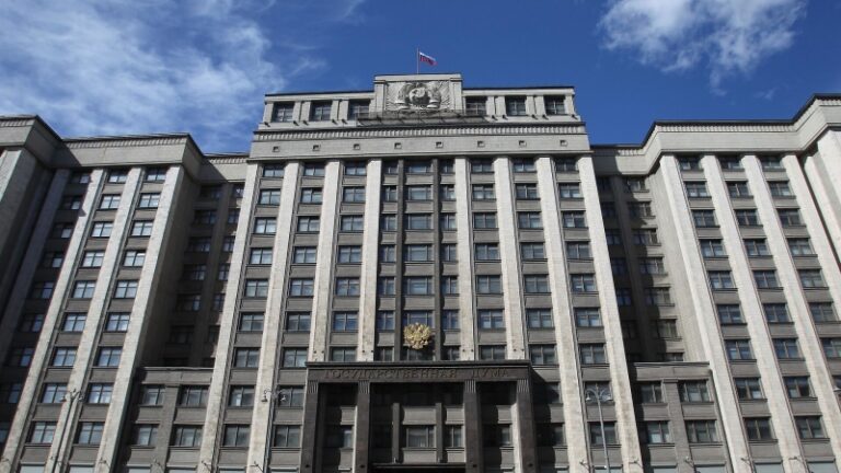 ГД приняла в I чтении закон о выплатах воспитателям погибших участников СВО