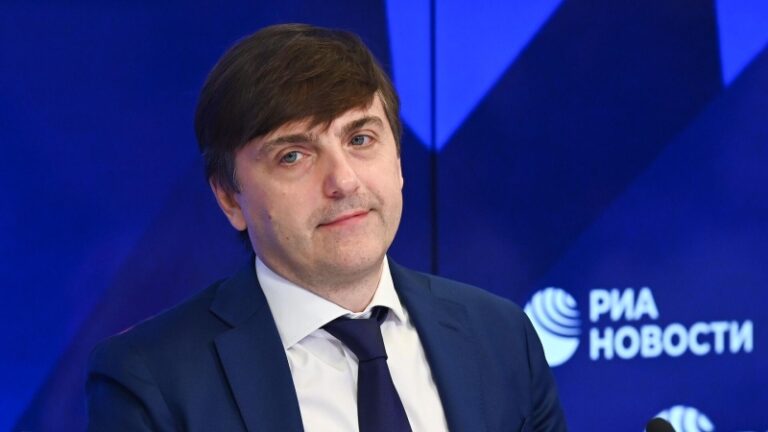 Кравцов назвал стоимость нового учебника истории