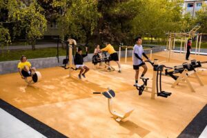 Спортивное оборудование для улиц: особенности и польза