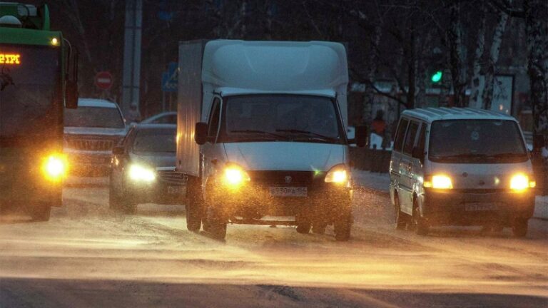 На Колыме мигрантам на год запретили управлять общественным транспортом