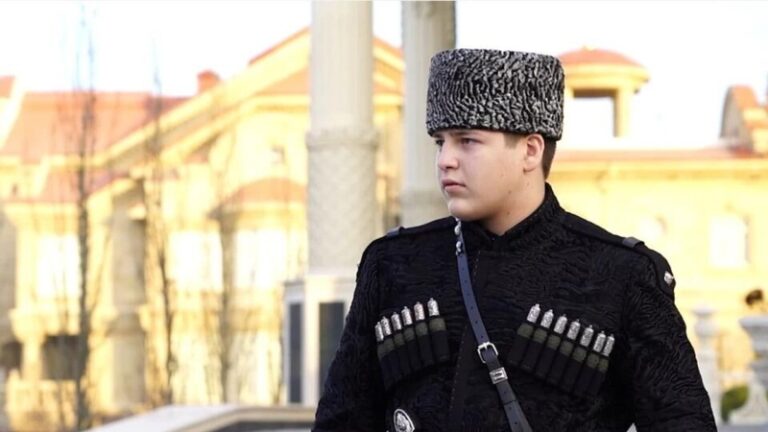 Сына Кадырова наградили орденом «За служение религии Ислам»