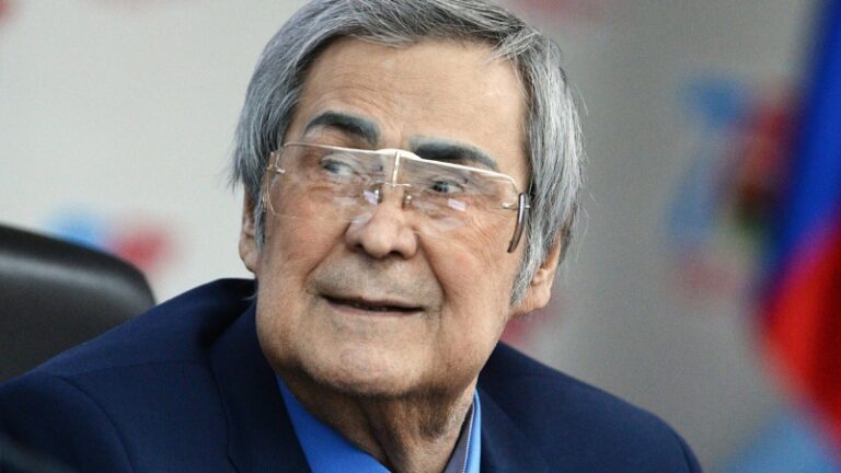 Умер Аман Тулеев