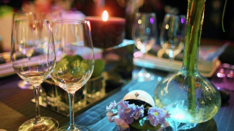 Москвичи снова готовы проводить Новый год в ресторанах