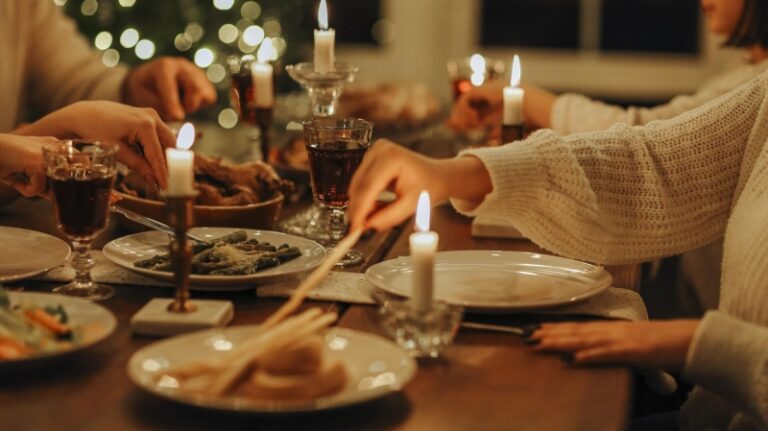 Мурашко рассказал, кому нужно отказаться от алкоголя в новогоднюю ночь