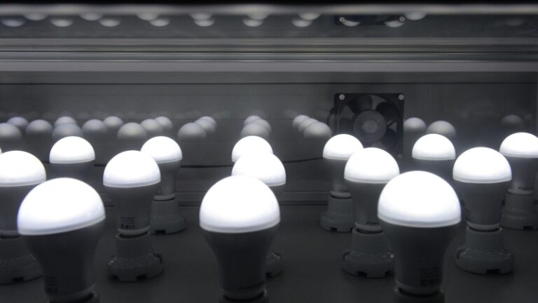 Эксперт рассказал, сколько электричества вырабатывает человек