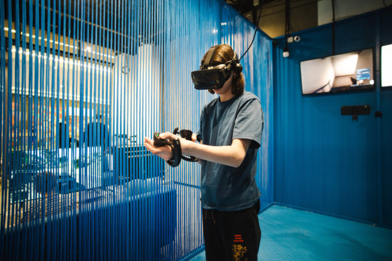 VR-выпускной в клубе виртуальной реальности