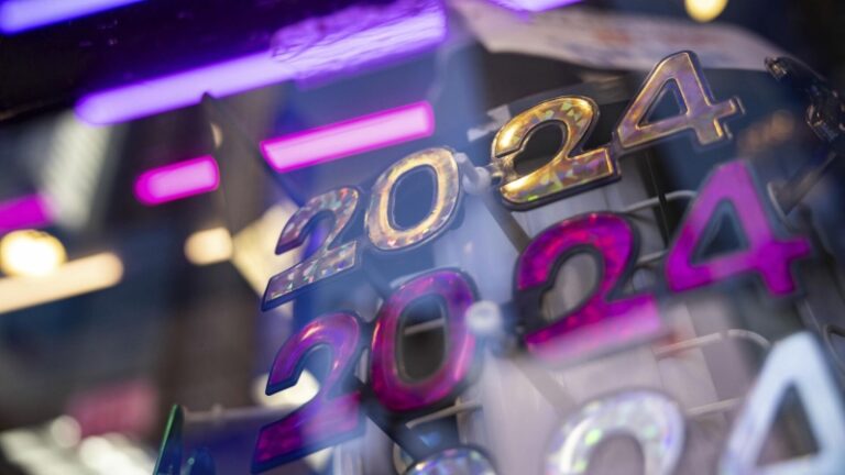 ВЦИОМ: большинству россиян знакомо мнение о том, что високосный год сложный