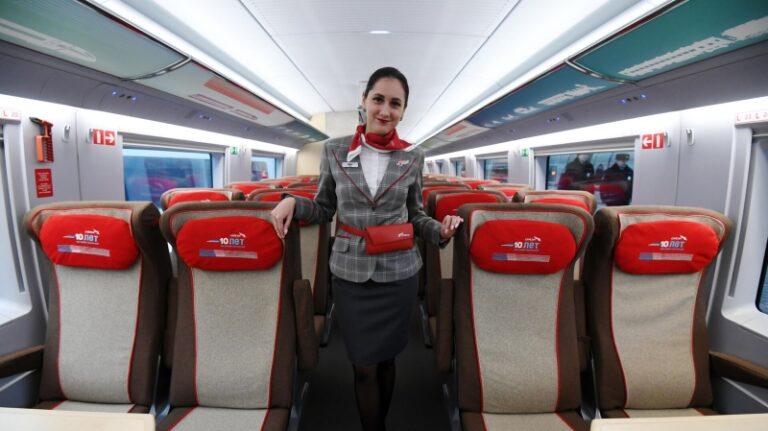 РЖД планируют добавить в «Сапсанах» купе с лежачими местами