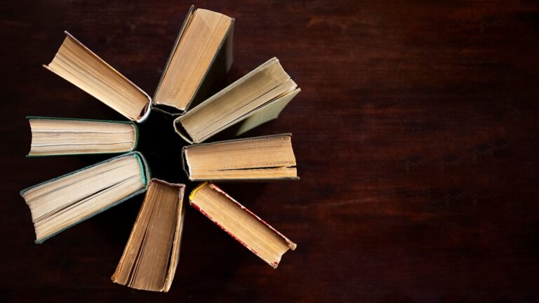 Особенности коллекционирования рукописей и старинных книг