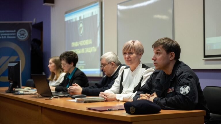 В России проводится просветительский проект для молодежи о роли президента